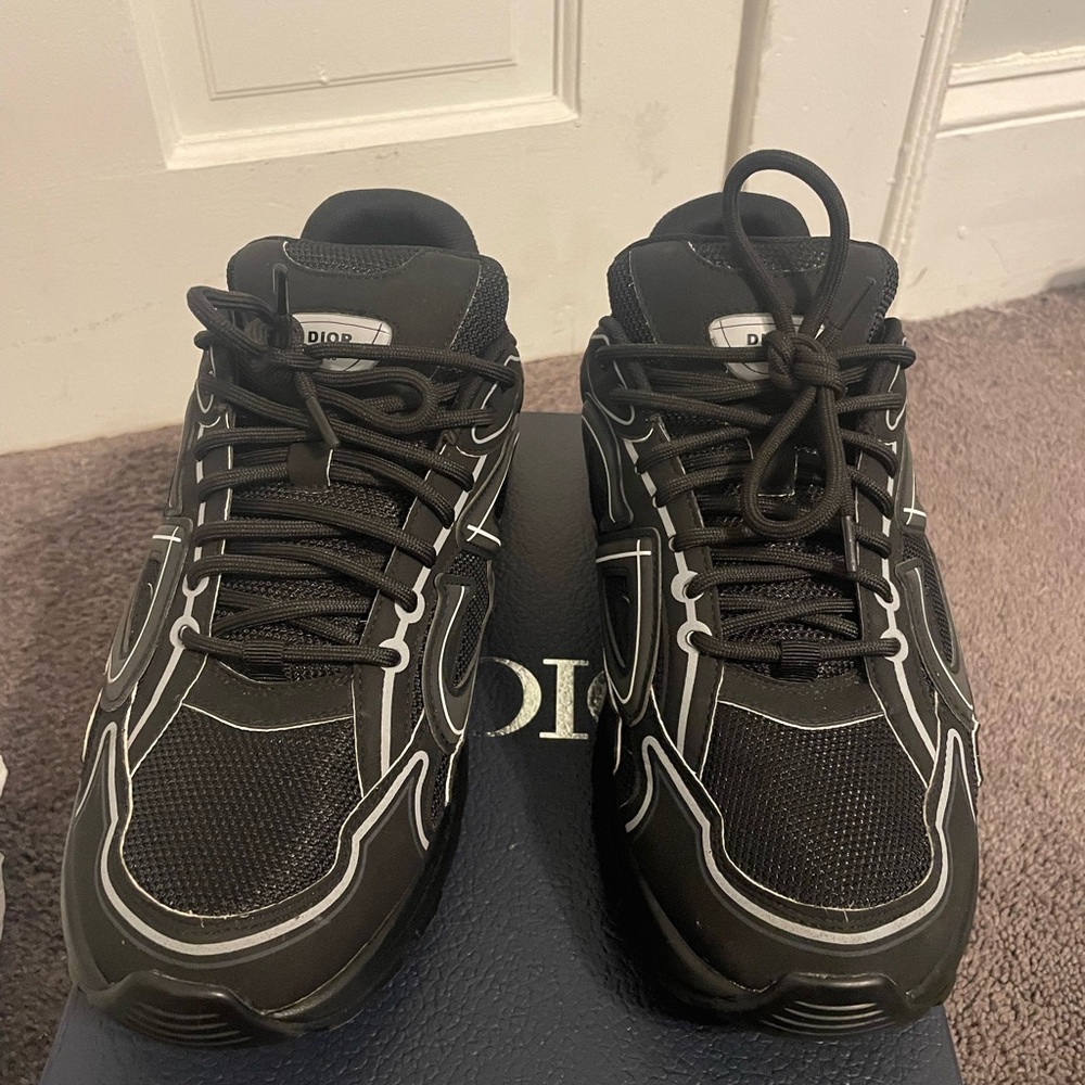Black Dior b30